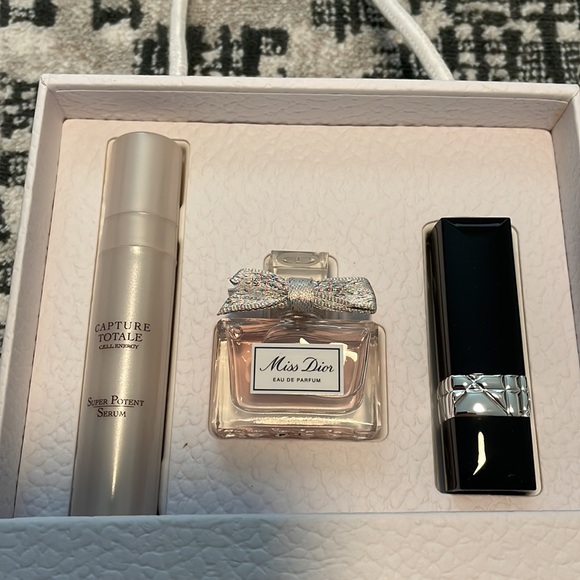 Dior Discovery Set Capture Totale Serum, Miss Dior, Rouge 999 Lipstick, NEW Box - Picture 2 of 4